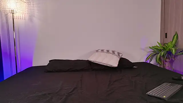 Snapshot of liagirl_cute chatting on 04.26.26 liagirl cute online show from 04.26.26