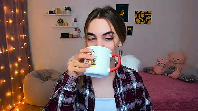 Snapshot of aPieceOfJoy chatting on 01.11.25 aPieceOfJoy online show from 01.11.25