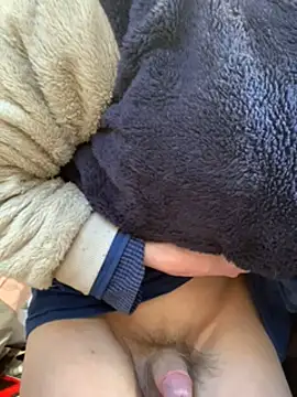 Snapshot of Senzuri_kun chatting on 03.19.25 Senzuri kun online show from 03.19.25