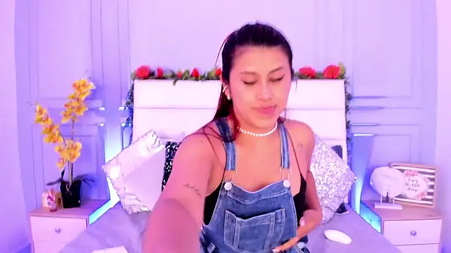 Karlagonzales  online show from 03.13.25