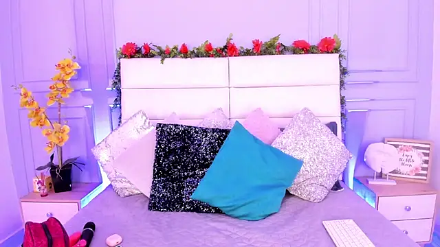 Karlagonzales  online show from 03.13.25