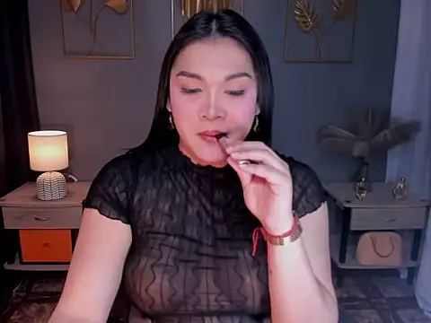 MaxeneCullens online show from 09.26.25