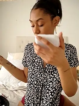 Leaberry online show from 09.23.25