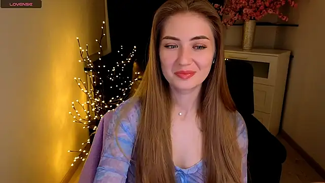 Snapshot of Adelyna_Bird chatting on 05.10.26 Adelyna Bird online show from 05.10.26