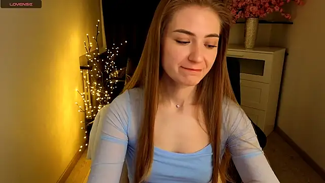 Snapshot of Adelyna_Bird chatting on 05.18.26 Adelyna Bird online show from 05.18.26