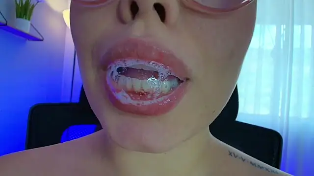 lisbet21x online show from 01.22.25