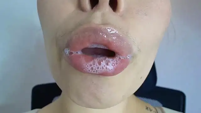 lisbet21x online show from 10.28.25