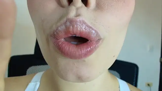 lisbet21x online show from 11.28.25