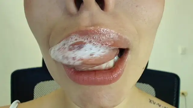 lisbet21x online show from 11.29.25