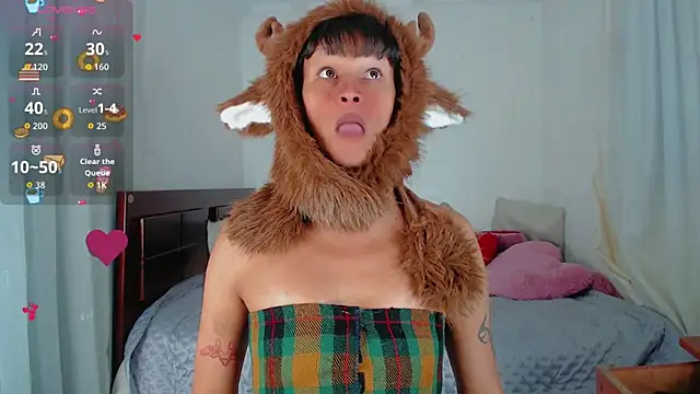 Summer XO online show from 11.24.25