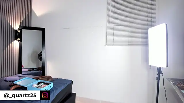 Zafiiraa online show from 04.17.26