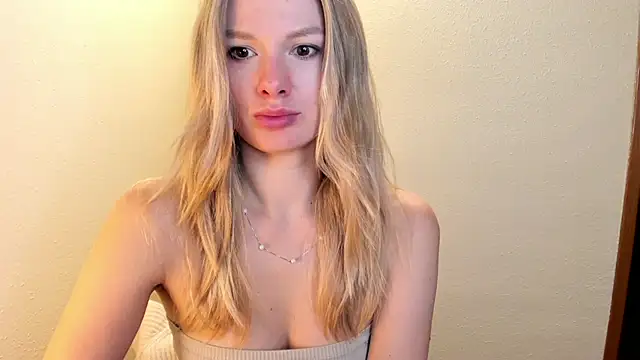 Snapshot of Annloveyou chatting on 12.15.24 Annloveyou online show from 12.15.24