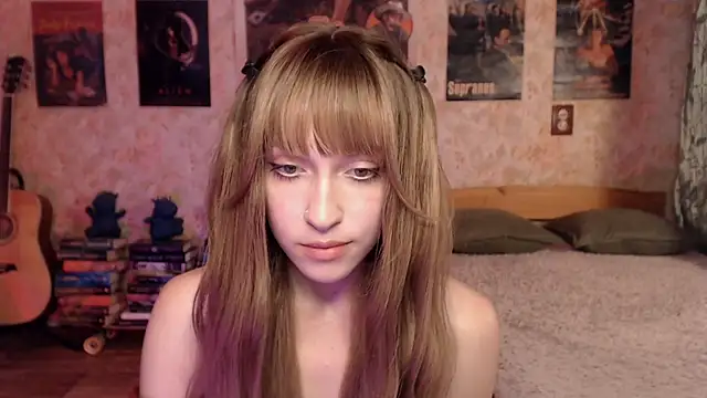 Snapshot of Friendly_Ellie chatting on 06.25.26 Friendly Ellie online show from 06.25.26