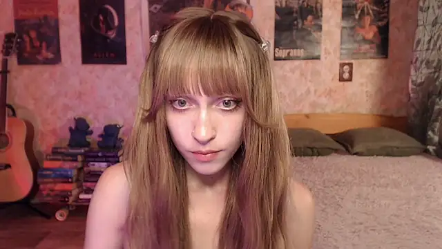 Snapshot of Friendly_Ellie chatting on 07.07.26 Friendly Ellie online show from 07.07.26