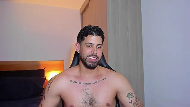 Justyn Torres online show from 12.04.24