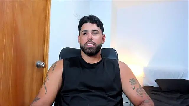Snapshot of Justyn_Torres chatting on 04.30.26 Justyn Torres online show from 04.30.26