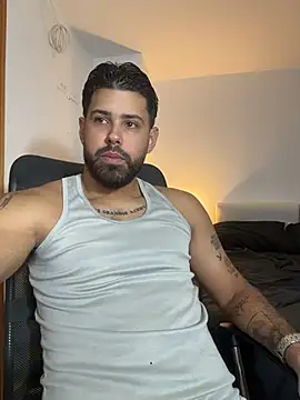 Snapshot of Justyn_Torres chatting on 07.30.26 Justyn Torres online show from 07.30.26