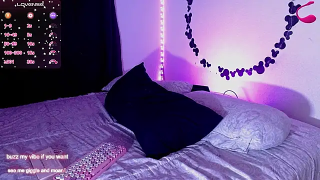 Snapshot of KLOE_MARTINS chatting on 02.27.26 KLOE MARTINS online show from 02.27.26