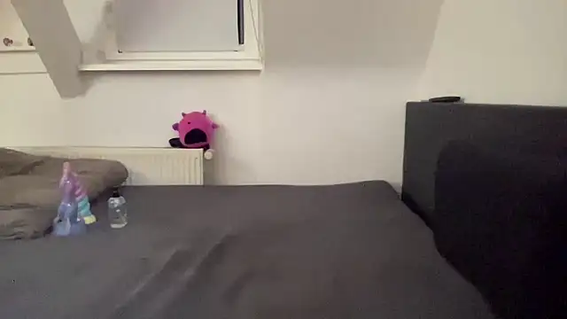 Snapshot of Femboykitten01 chatting on 03.01.25 Femboykitten01 online show from 03.01.25
