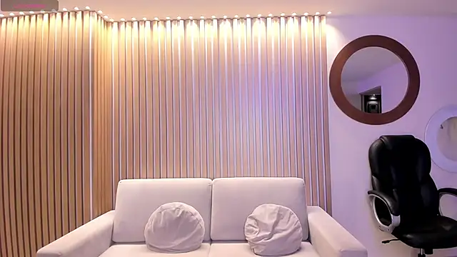 Snapshot of MarieJaneX chatting on 12.04.24 MarieJaneX online show from 12.04.24