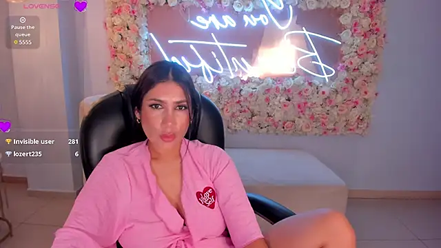 Snapshot of MarieJaneX chatting on 02.24.25 MarieJaneX online show from 02.24.25