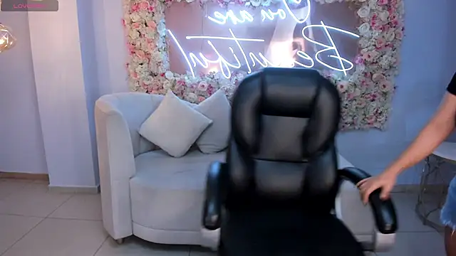 Snapshot of MarieJaneX chatting on 02.28.25 MarieJaneX online show from 02.28.25