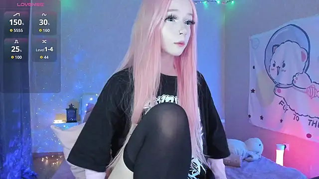 Snapshot of Misty_Shadow chatting on 10.04.25 Misty Shadow online show from 10.04.25