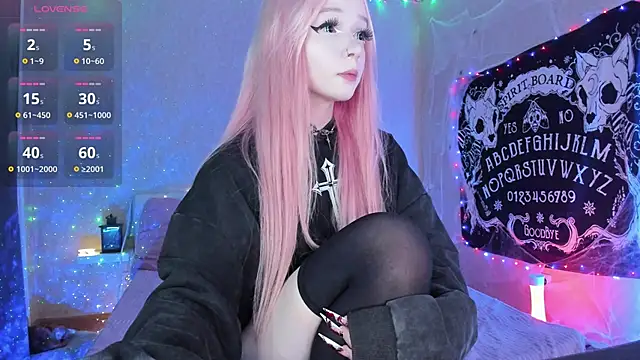 Snapshot of Misty_Shadow chatting on 10.24.25 Misty Shadow online show from 10.24.25