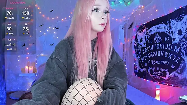 Snapshot of Misty_Shadow chatting on 11.02.25 Misty Shadow online show from 11.02.25