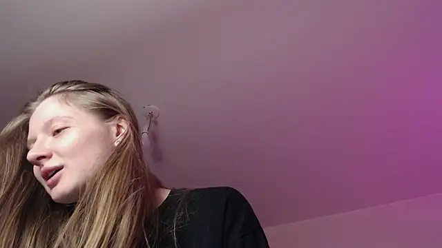 Snapshot of mollytuck chatting on 02.22.25 mollytuck online show from 02.22.25
