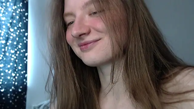 Snapshot of mollytuck chatting on 03.02.25 mollytuck online show from 03.02.25