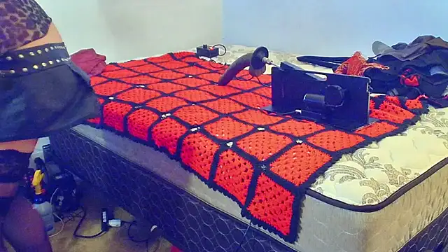 DoMeDoggyDiana online show from 10.24.25