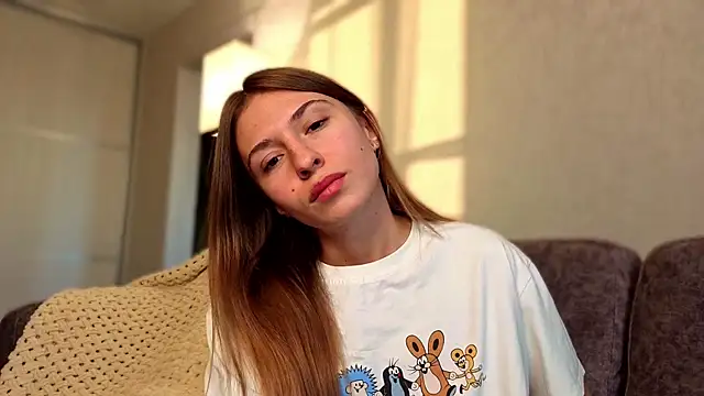 LovelyKatea online show from 10.11.25