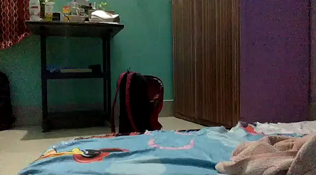 Snapshot of xvodafone chatting on 02.08.25 xvodafone online show from 02.08.25