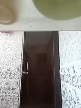 Snapshot of xvodafone chatting on 10.12.25 xvodafone online show from 10.12.25