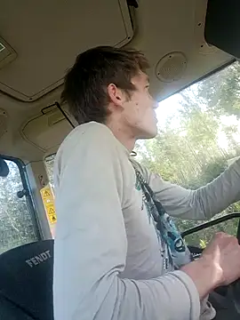 utoopia777 online show from 09.11.25