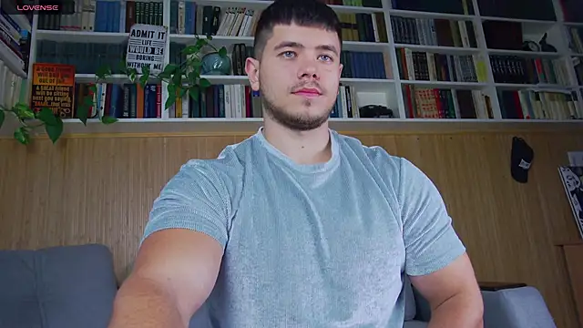 Snapshot of Arilas_ chatting on 09.17.25 Arilas online show from 09.17.25