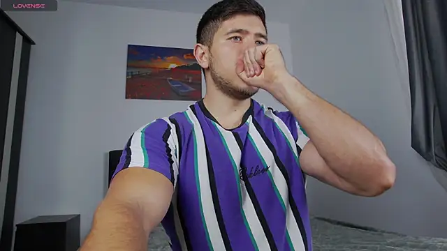 Snapshot of Arilas_ chatting on 11.04.25 Arilas online show from 11.04.25