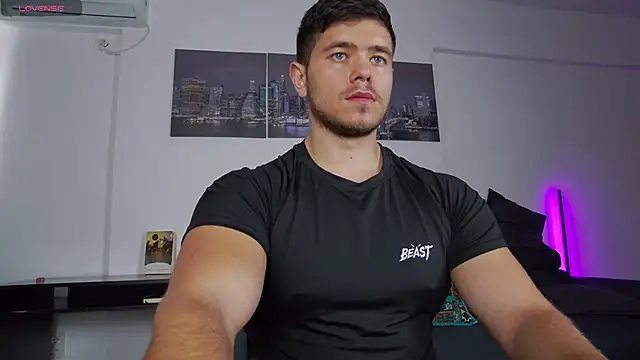 Snapshot of Arilas_ chatting on 11.06.25 Arilas online show from 11.06.25