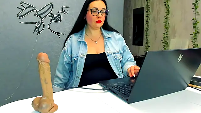 Snapshot of WorshipLilit chatting on 01.18.26 WorshipLilit online show from 01.18.26