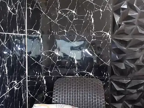 MissKeanna online show from 12.17.24