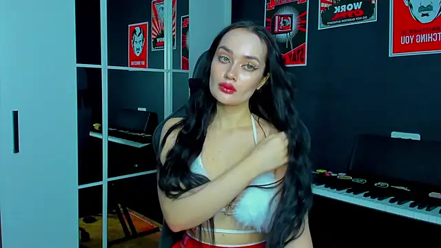 QueenAliss online show from 02.25.25