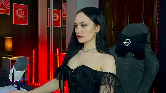 QueenAliss online show from 02.02.26