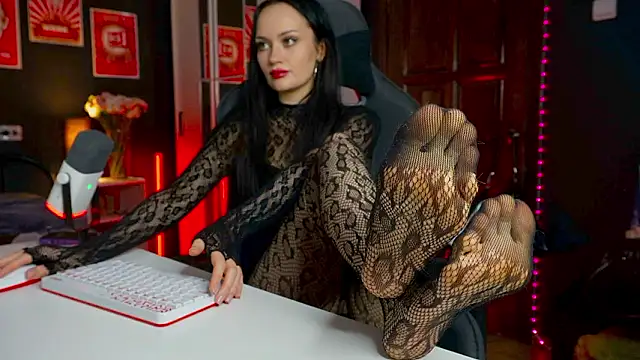 QueenAliss online show from 02.15.26