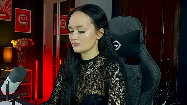 QueenAliss online show from 02.17.26