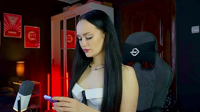 QueenAliss online show from 02.20.26