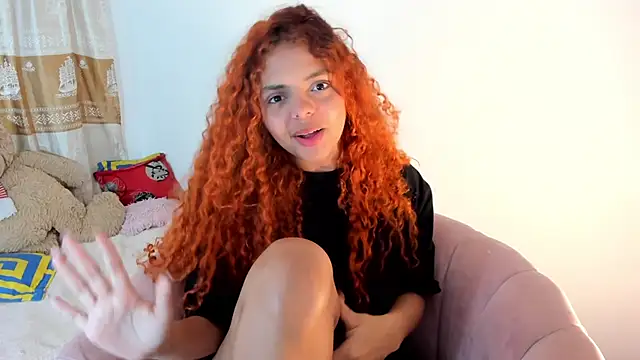 ValienteGirl  online show from 01.02.25