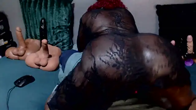 DarkNSpicy4U online show from 04.19.26