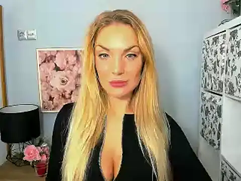 AulloraHoney online show from 12.06.24