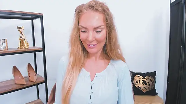 Snapshot of AulloraHoney chatting on 07.07.26 AulloraHoney online show from 07.07.26